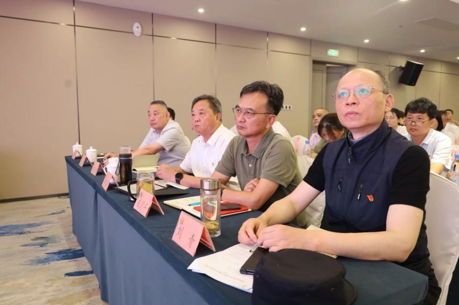 C:/Users/admin/Desktop/凝心聚力謀發(fā)展 同心奮斗譜新篇——南京市公安局國資辦黨總支、南京市保安服務有限公司黨支部聯合舉辦專題黨課/3.jpg3