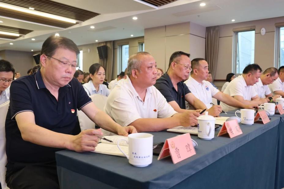 C:/Users/admin/Desktop/凝心聚力謀發(fā)展 同心奮斗譜新篇——南京市公安局國資辦黨總支、南京市保安服務有限公司黨支部聯合舉辦專題黨課/2.jpg2