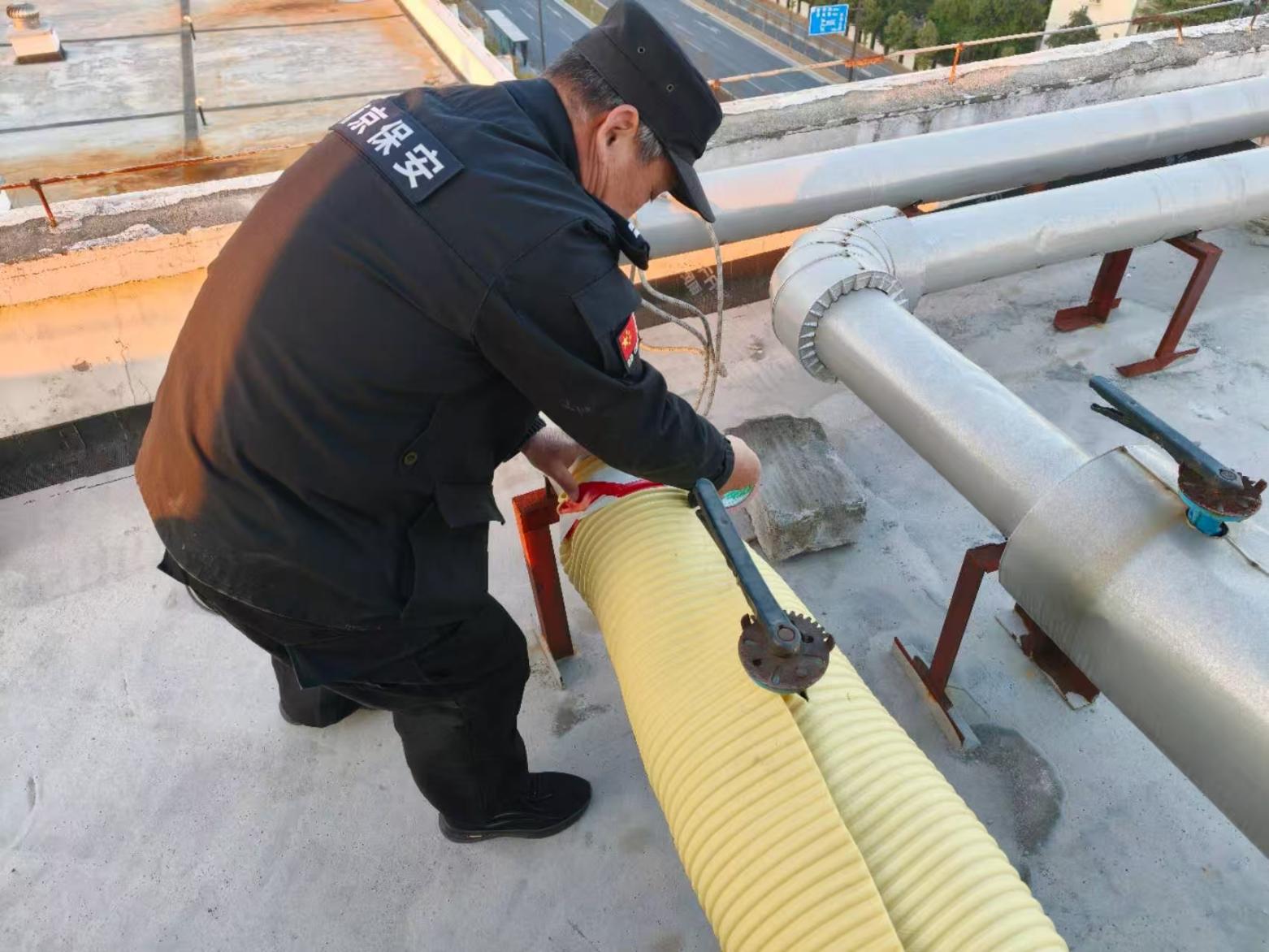 E:/25.12.10后 上傳網(wǎng)站留存/筑牢安全防線 護(hù)航平安元旦——南京市保安服務(wù)有限公司召開元旦節(jié)前安全生產(chǎn)專題部署會(huì)議/14_5.jpg14_5