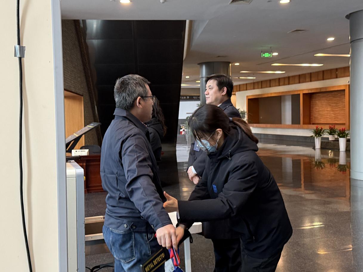 E:/25.12.10后 上傳網(wǎng)站留存/“安保鐵軍、硬核保障”2026系列報(bào)道一——科技引領(lǐng)未來(lái)，安全護(hù)航盛會(huì)/照片/79854b95b5929b8d99e14dd1fe9a271f.jpg79854b95b5929b8d99e14dd1fe9a271f