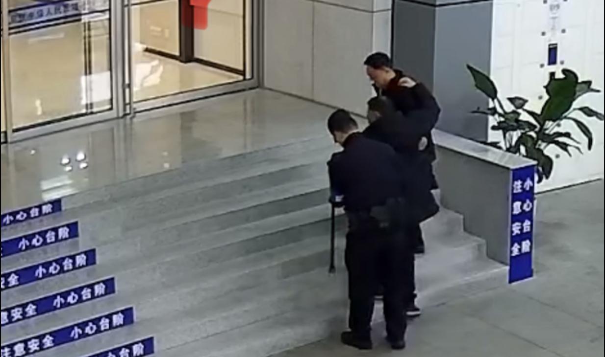 E:/25.12.10后 上傳網(wǎng)站留存/致敬“服務之星”劉禮兵！南京市保以專業(yè)守護安全，用溫情溫暖人心/照片/精修/5851dfcd78fd0f1bab3c514af4abc905.jpg5851dfcd78fd0f1bab3c514af4abc905